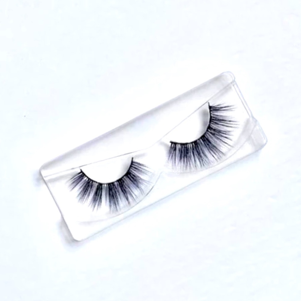 NIB Tia Bhuva “Grace” Mink Lashes
